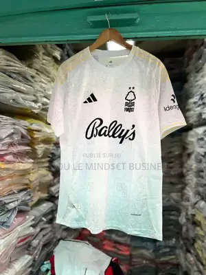 Maillots Nottingham Forest Disponible
