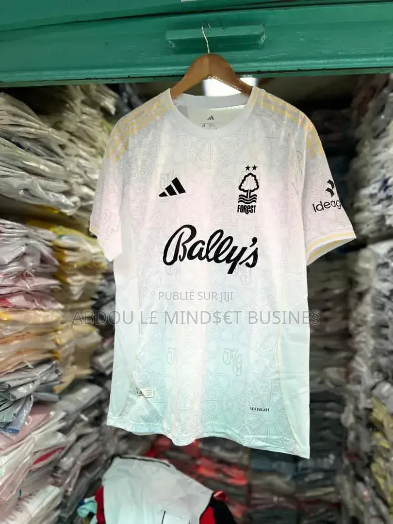 Maillots Nottingham Forest Disponible