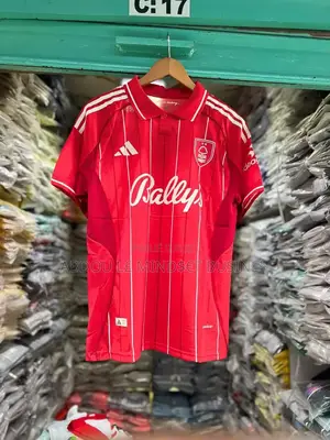 Maillots Nottingham Forest Disponible