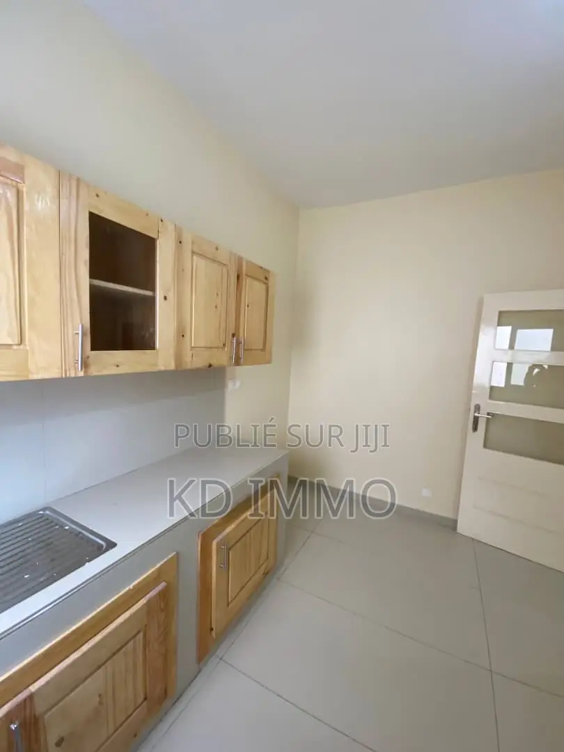 3chbre Appartement dans 2Kd Immo, Dagoudane à Louer