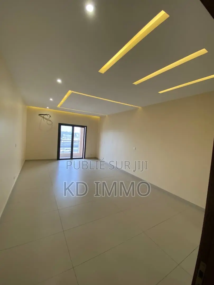 3chbre Appartement dans 2Kd Immo, Dagoudane à Louer