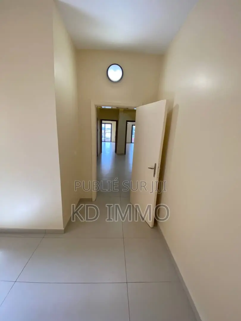 3chbre Appartement dans 2Kd Immo, Dagoudane à Louer
