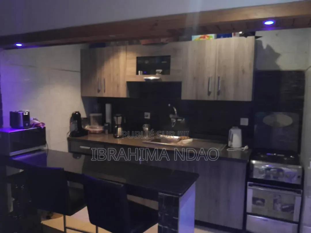 Meublé 3chbre Appartement dans Ibou Imo, Sicap-Liberté à Vendre