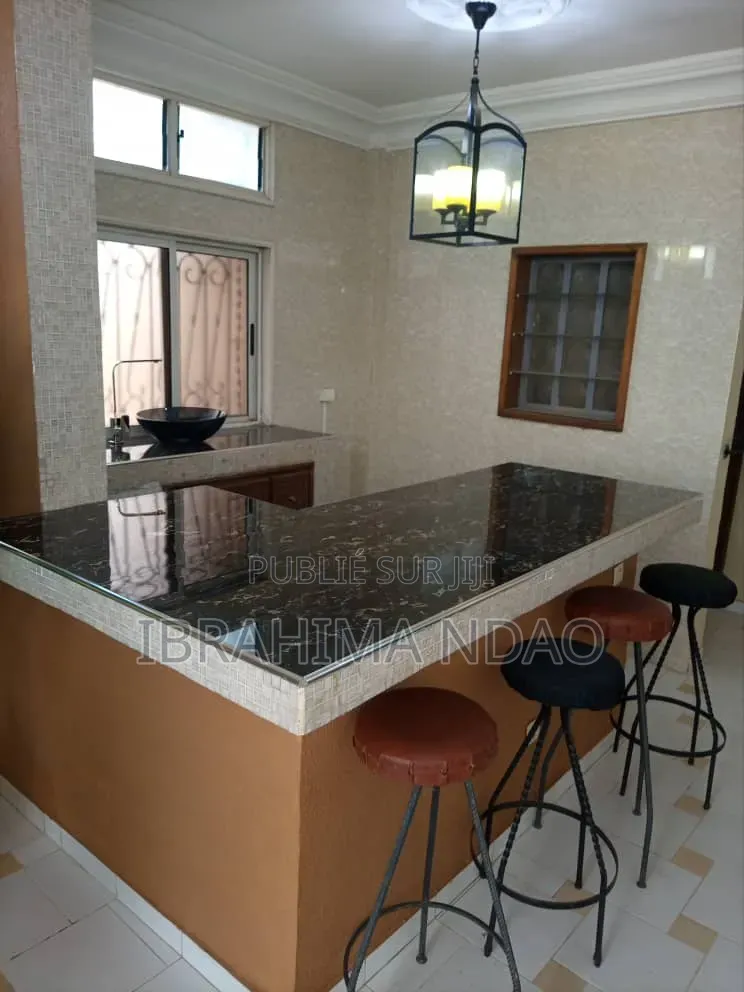 Meublé 8chbre Maison dans Ibou Imo, Thiaroye à Vendre