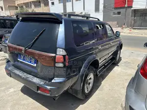 Mitsubishi Nativa 2007 Bleu