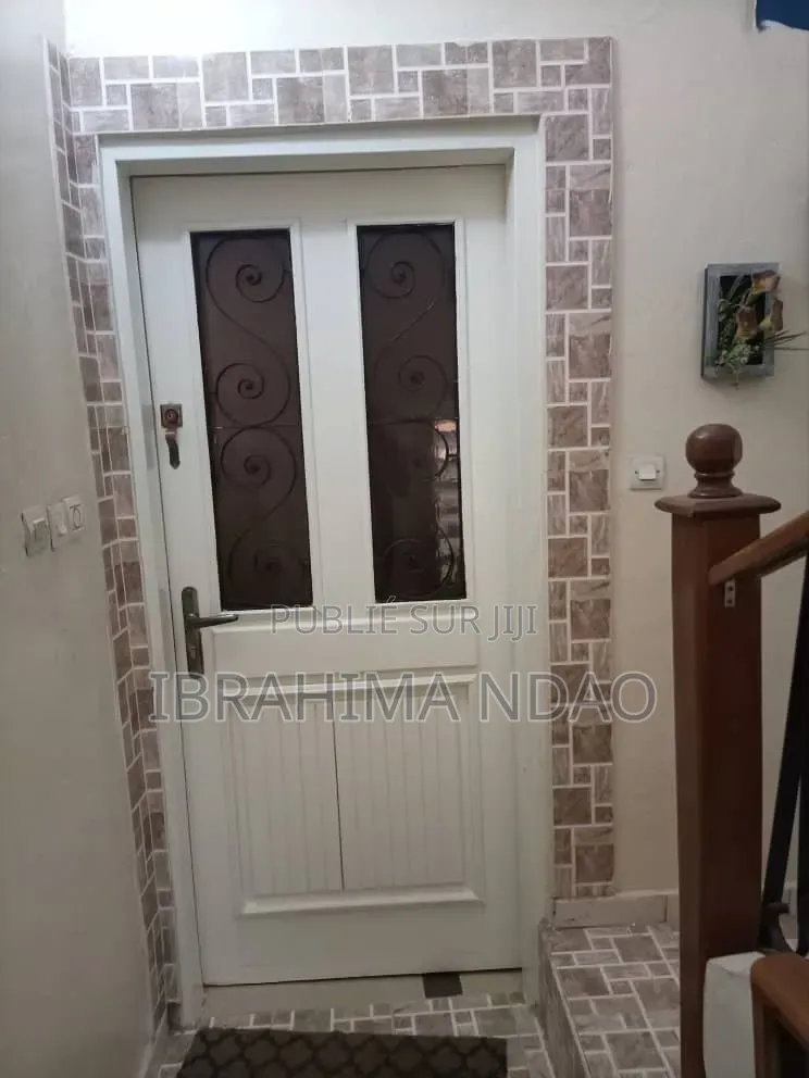 Meublé 8chbre Maison dans Ibou Imo, Thiaroye à Vendre