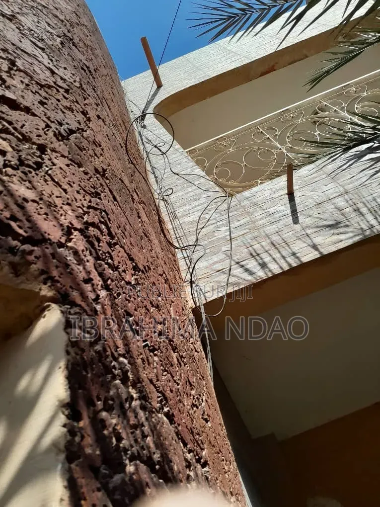 10chbre Maison dans Ibou Imo, Dakar Plateau à Vendre