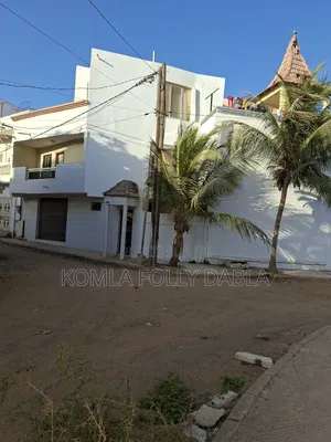 8chbre Maison dans Villa 634, Jehovah, Rufisque à Vendre