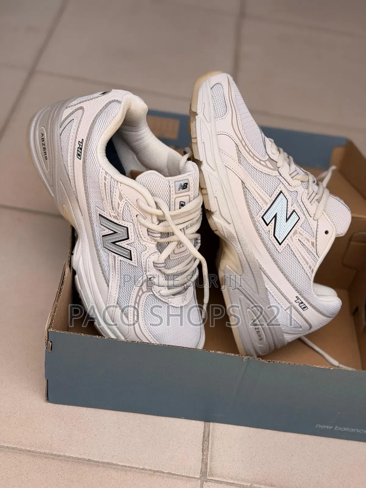 New Balance 740 White Unisex