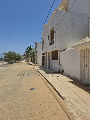 8chbre Maison dans Villa 634, Jehovah, Rufisque à Vendre