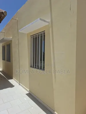 8chbre Maison dans Villa 634, Jehovah, Rufisque à Vendre