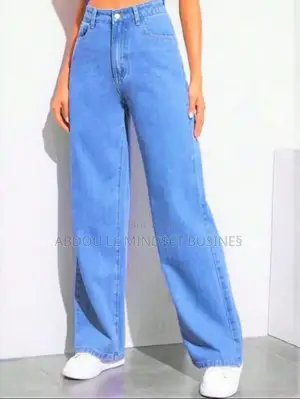 Jeans Bas Large Disponible