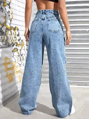 Jeans Bas Large Disponible