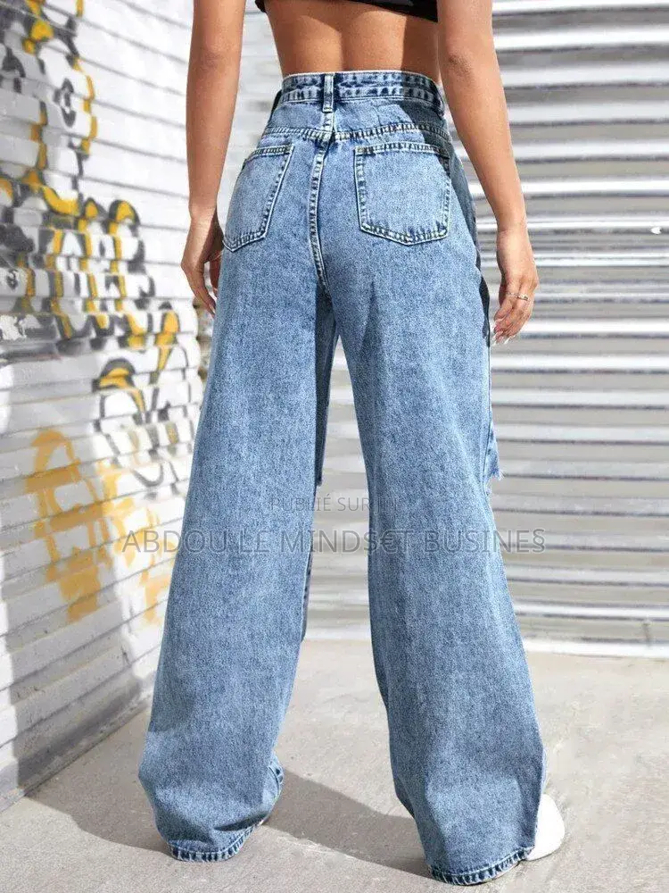 Jeans Bas Large Disponible