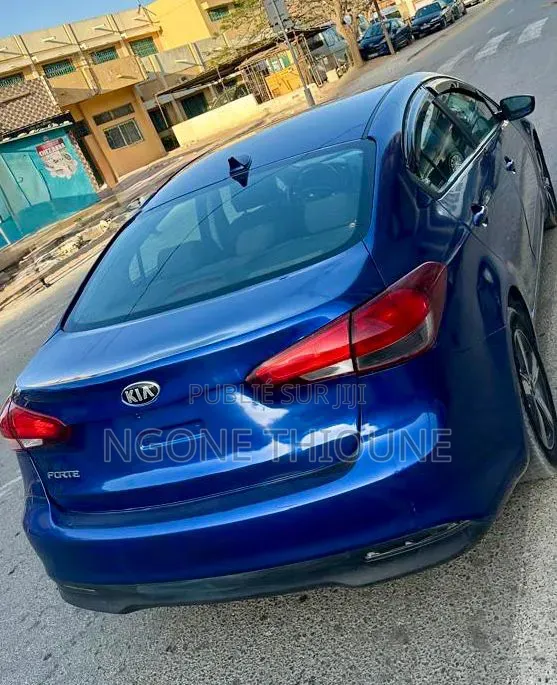 Kia Forte S Sedan 2018 Bleu