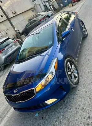 Kia Forte S Sedan 2018 Bleu