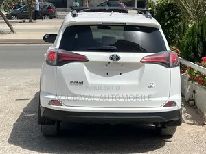 Toyota RAV4 2018 Blanc