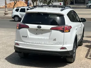 Toyota RAV4 2018 Blanc