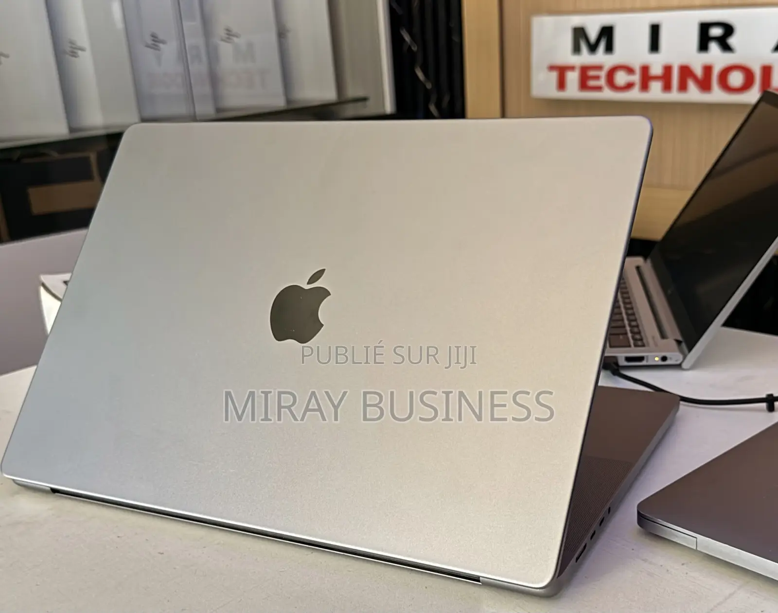 Ordinateur portable Apple MacBook Pro 2023 M2 16GB Apple M2 SSD 500GB