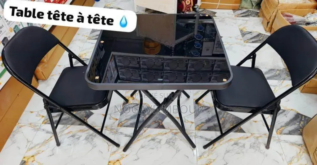 Table À Manger Avec Deux Chaises
