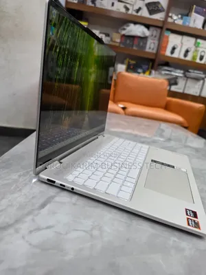Nouveau Lenovo Yoga 7 15ITL5 16GB AMD Ryzen 5 SSD 512GB