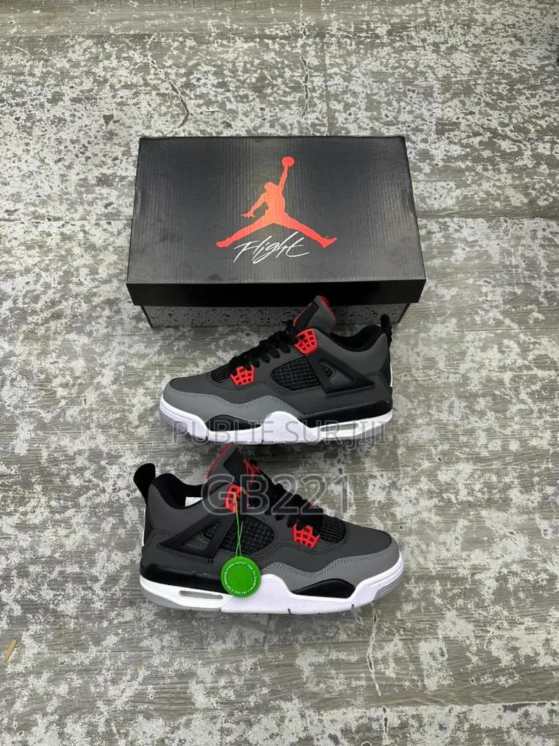 Air Jordan 4