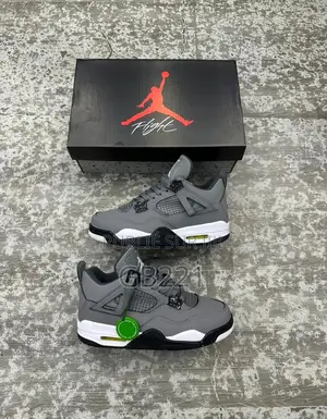 Air Jordan 4