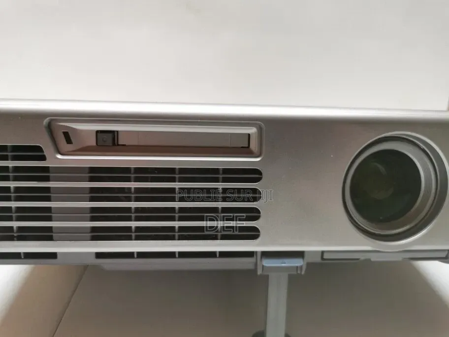 Projecteur Epson Emp-765