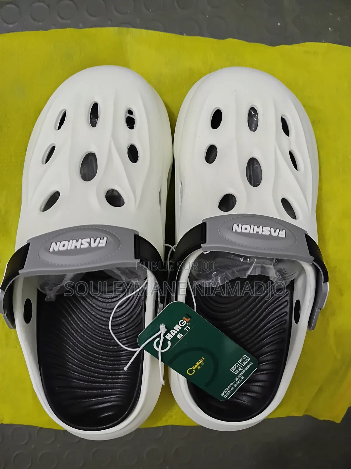 Chaussures Crocks Original Disponible en Gros Ou Details
