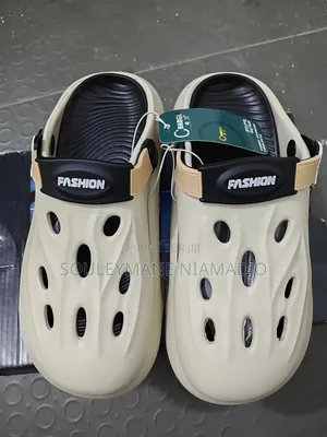 Chaussures Crocks Original Disponible en Gros Ou Details