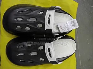 Chaussures Crocks Original Disponible en Gros Ou Details