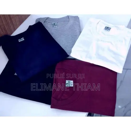 T-Shirt Couleur Unique Et Des Chaussettes Numérotées