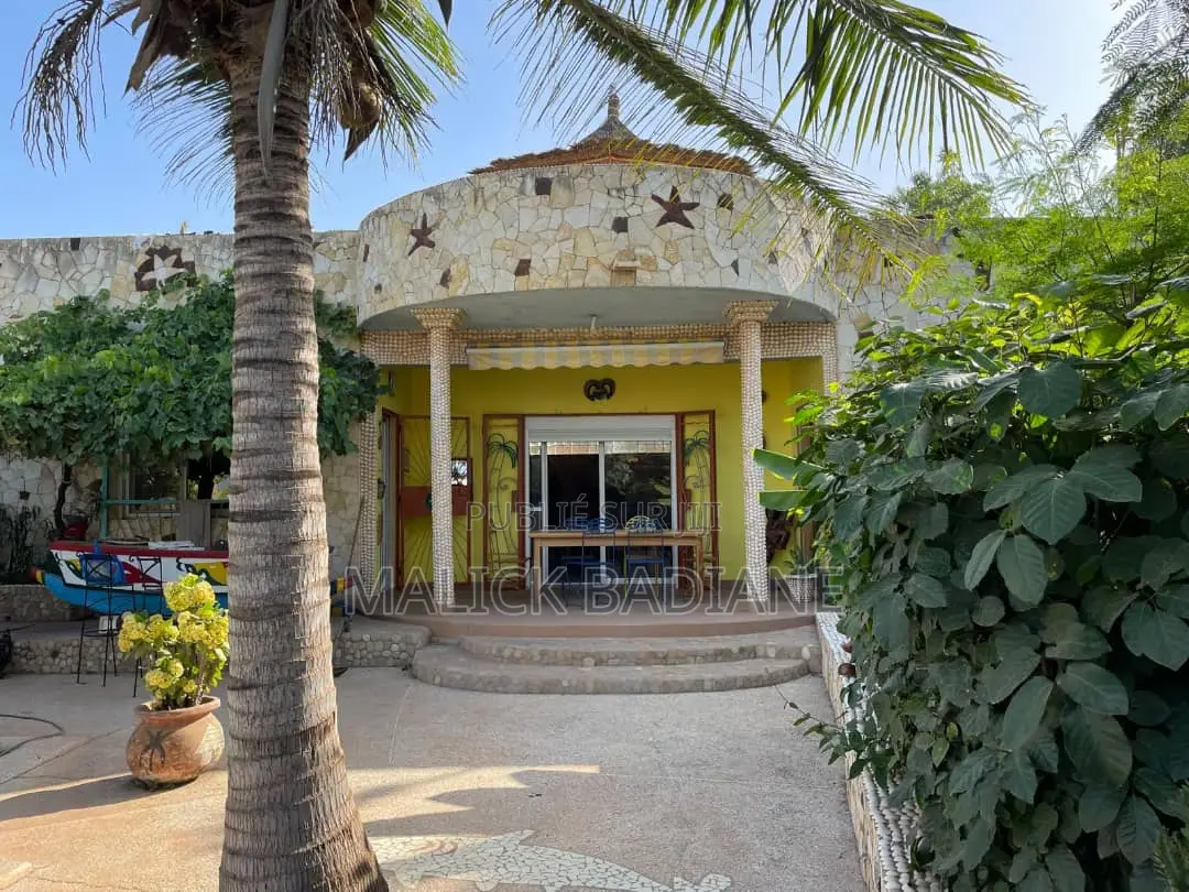 Meublé 5chbre Villa dans Rufisque à Vendre