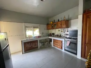 Meublé 5chbre Villa dans Rufisque à Vendre