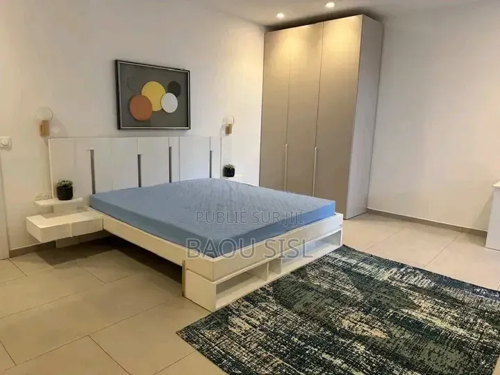 Meublé 6chbre Maison dans Cheikh, Dakar Plateau à Vendre