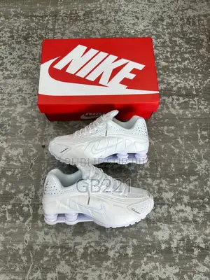 Nike Shox R4