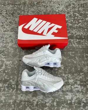 Nike Shox R4