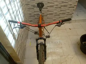 Vélo À Vendre Deuxième Main Très Propre À 50000f.Num