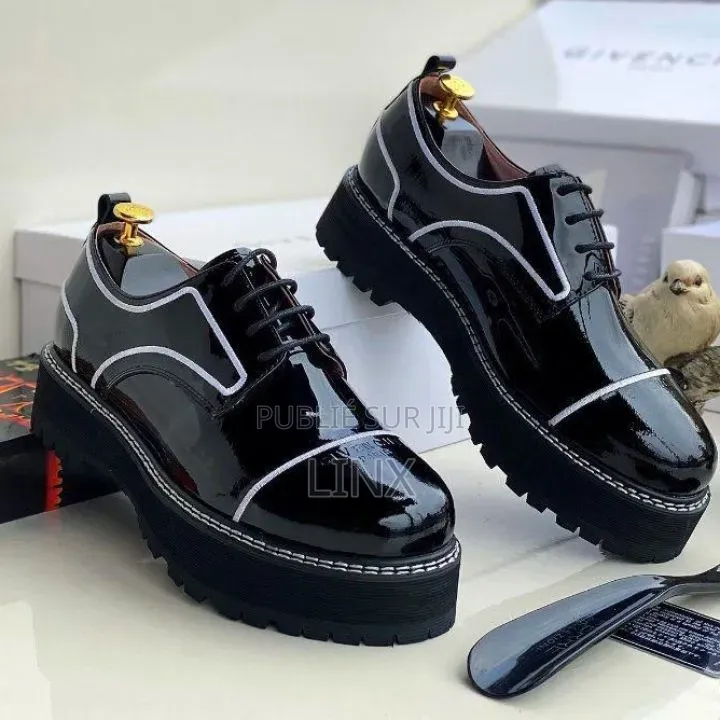 Chaussures De Ville Givenchy Dispo Avec Livraison