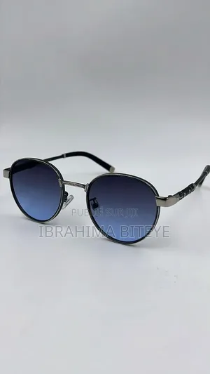 Des Lunettes De Soleil Et Photogray