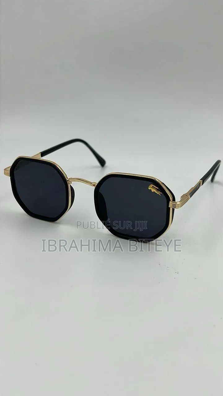 Des Lunettes De Soleil Et Photogray