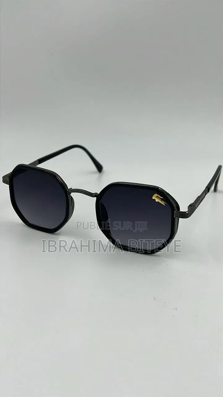 Des Lunettes De Soleil Et Photogray