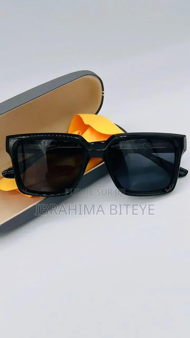Des Lunettes De Soleil Et Photogray