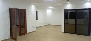 5chbre Villa dans Villa R+1, Ouakam à Louer