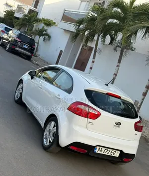 Kia Rio 2014 Blanc
