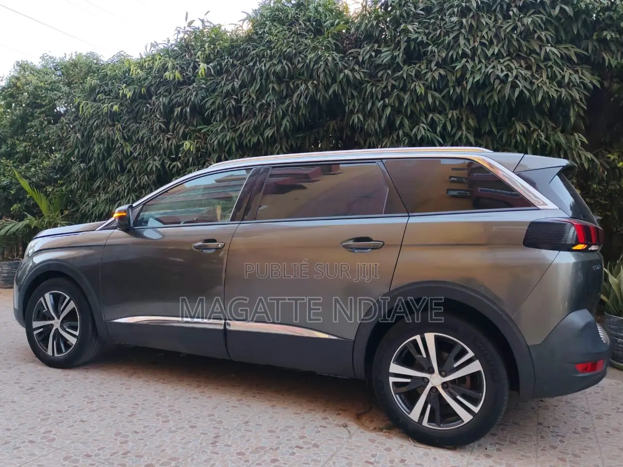 Peugeot 5008 1.5 BlueHDI 130 2019 Noir