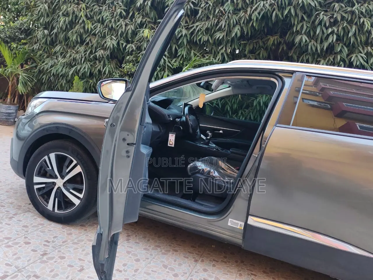 Peugeot 5008 1.5 BlueHDI 130 2019 Noir