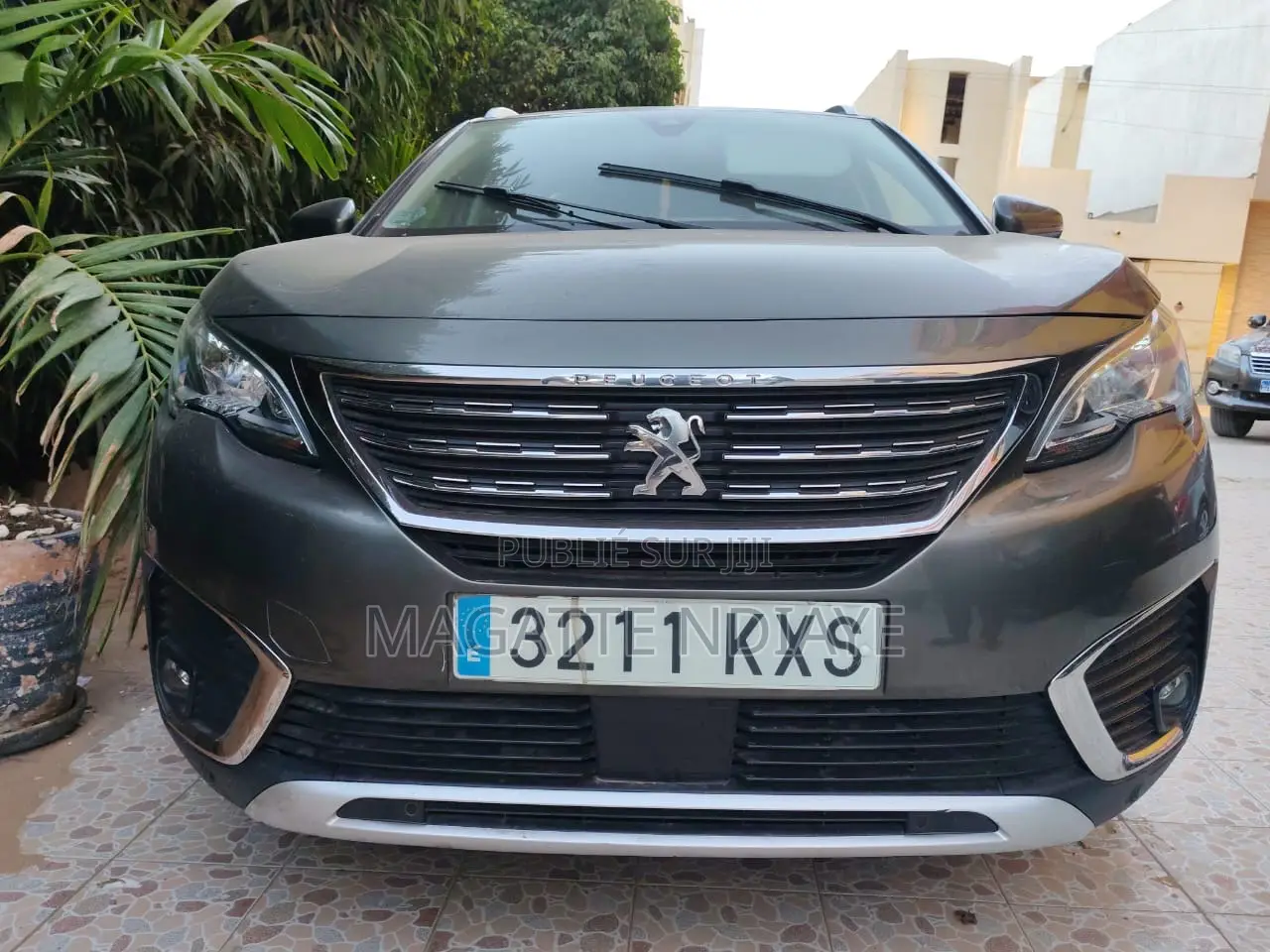 Peugeot 5008 1.5 BlueHDI 130 2019 Noir