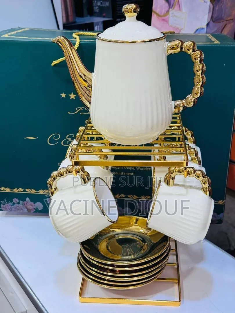 Théière Et Tasse