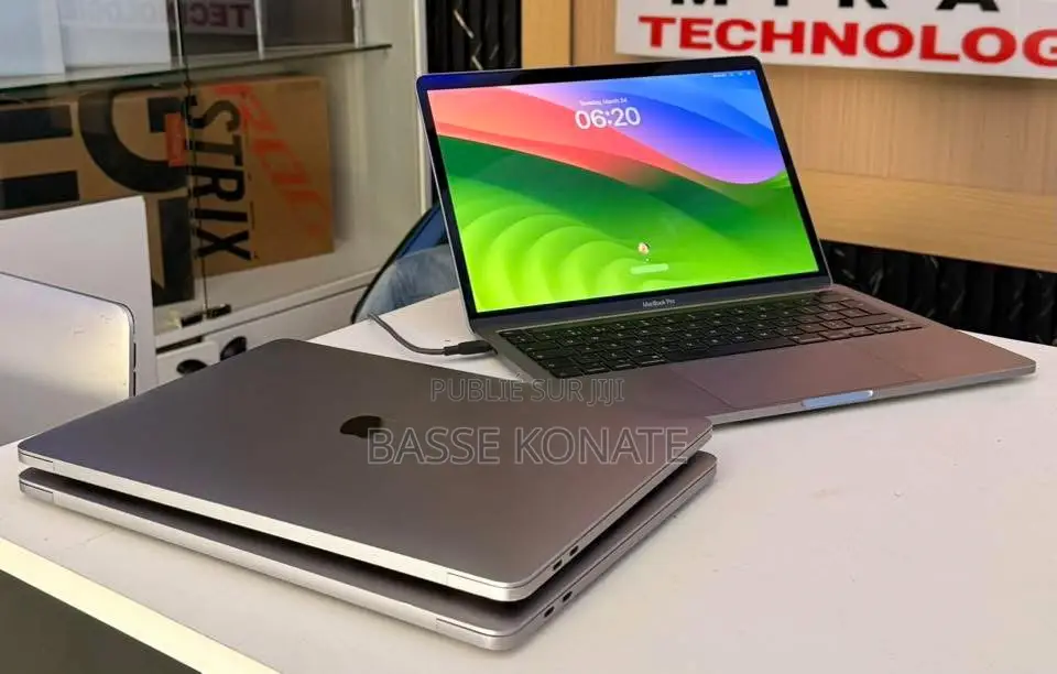 Nouveau Apple MacBook Pro 2017 16GB Intel Core 7 SSD 256GB